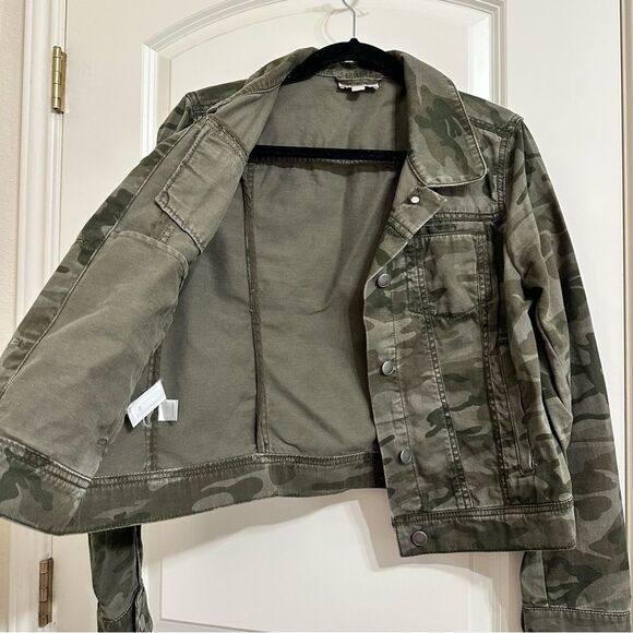 LOFT GORPCORE UTILITY ARMY CAMO CROPPED BUTTON UP LONG SLEEVE JACKET MEDIUM - Picture 2 of 13
